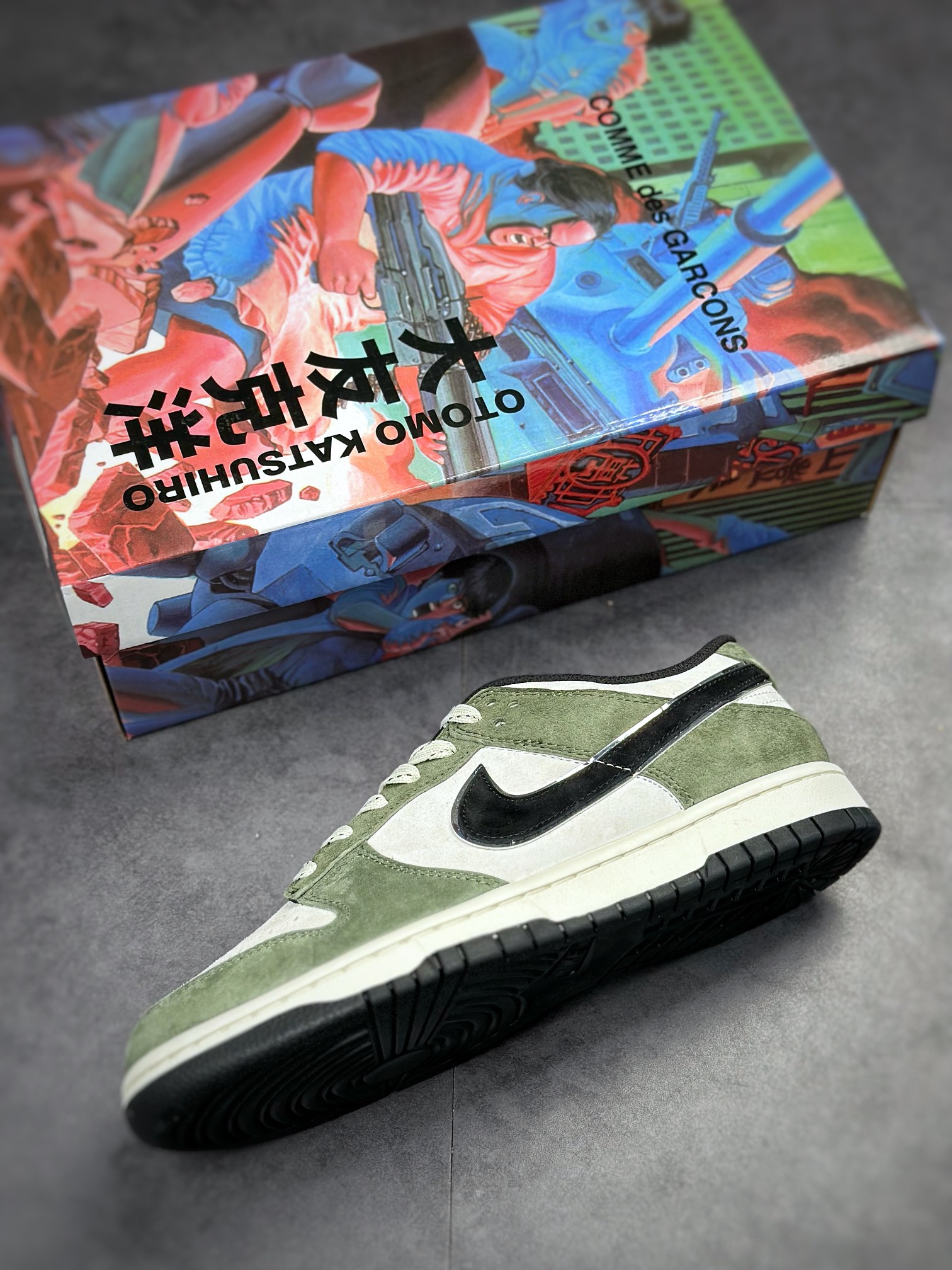 Otomo Katsuhiro x Nike SB Dunk Low ”Steamboy OST” Katsuhiro Otomo FF0918-015