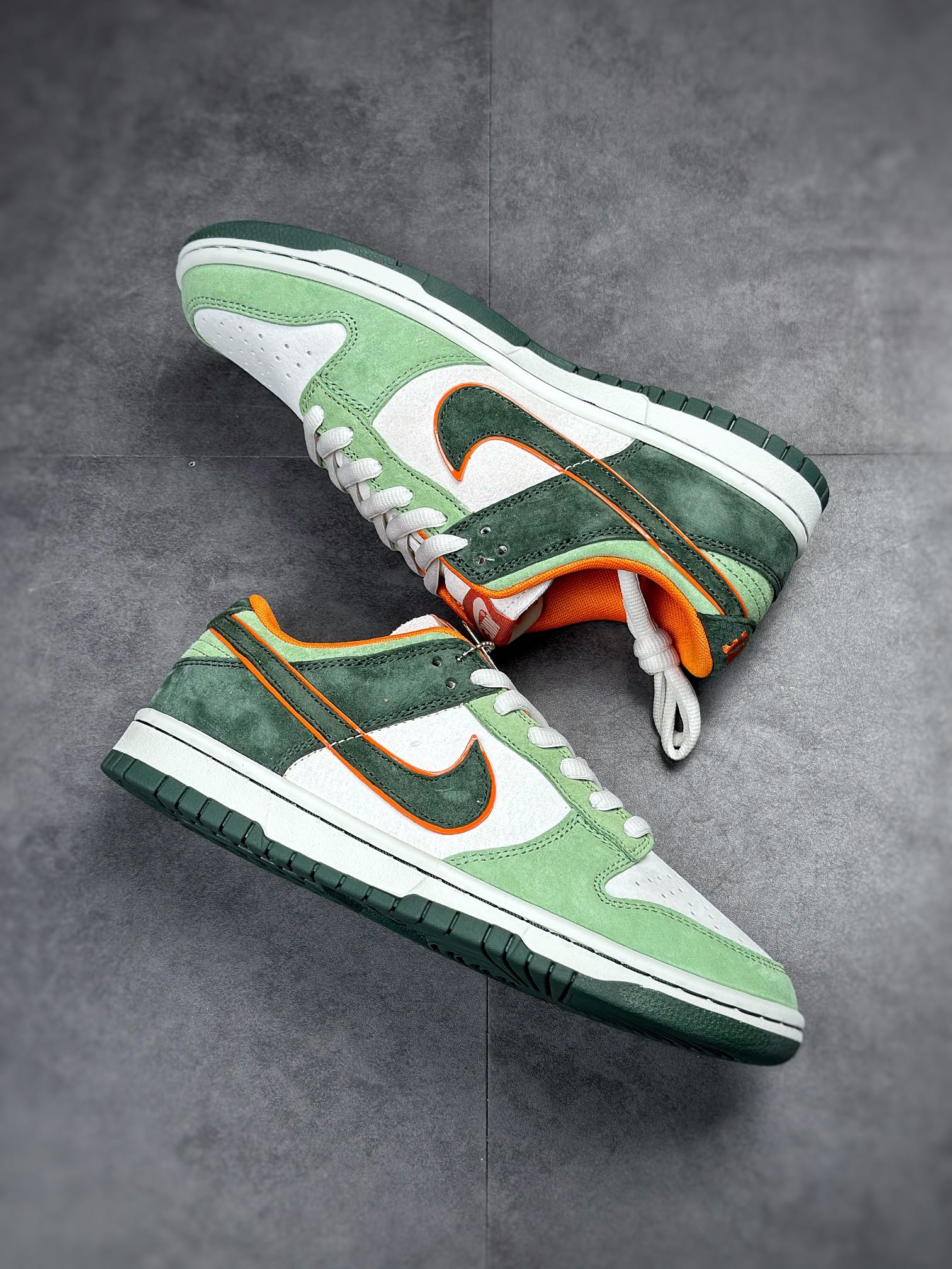 300 Otomo Katsuhiro x Nike SB Dunk Low ”Steamboy OST” 大友克洋LF0039-024