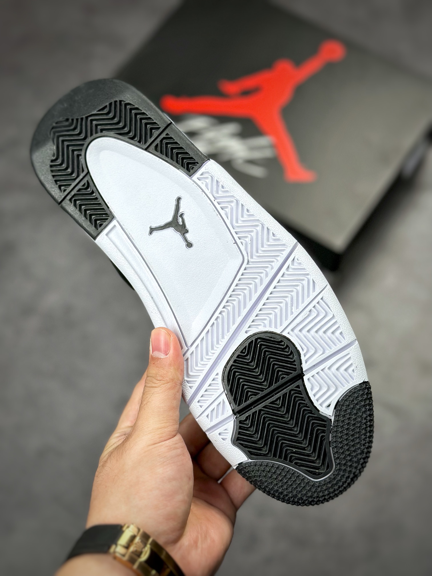 240 Air Jordan 4 Retro 黑金  308497-032