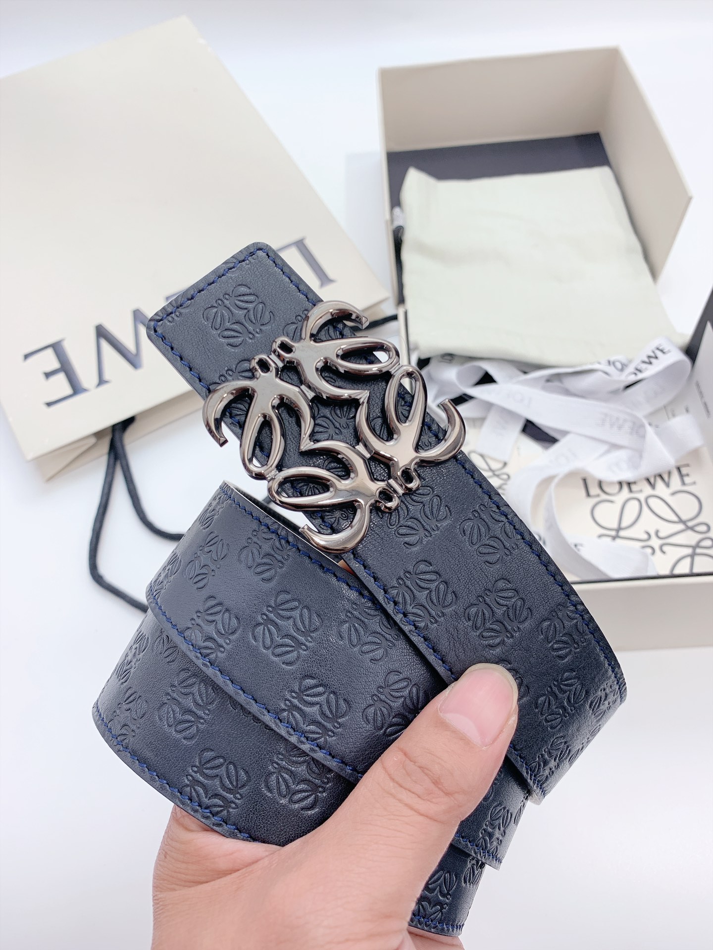 Original [LOEWE] width 4.0cm, exquisite craftsmanship, soft and delicate touch, high-end customization, classic piece.4…
