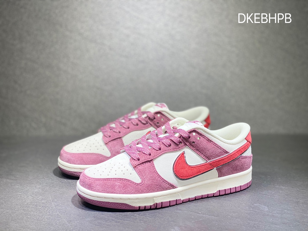 320 Nike SB dunk Low 低帮休闲运动滑板板鞋  DA8863-082