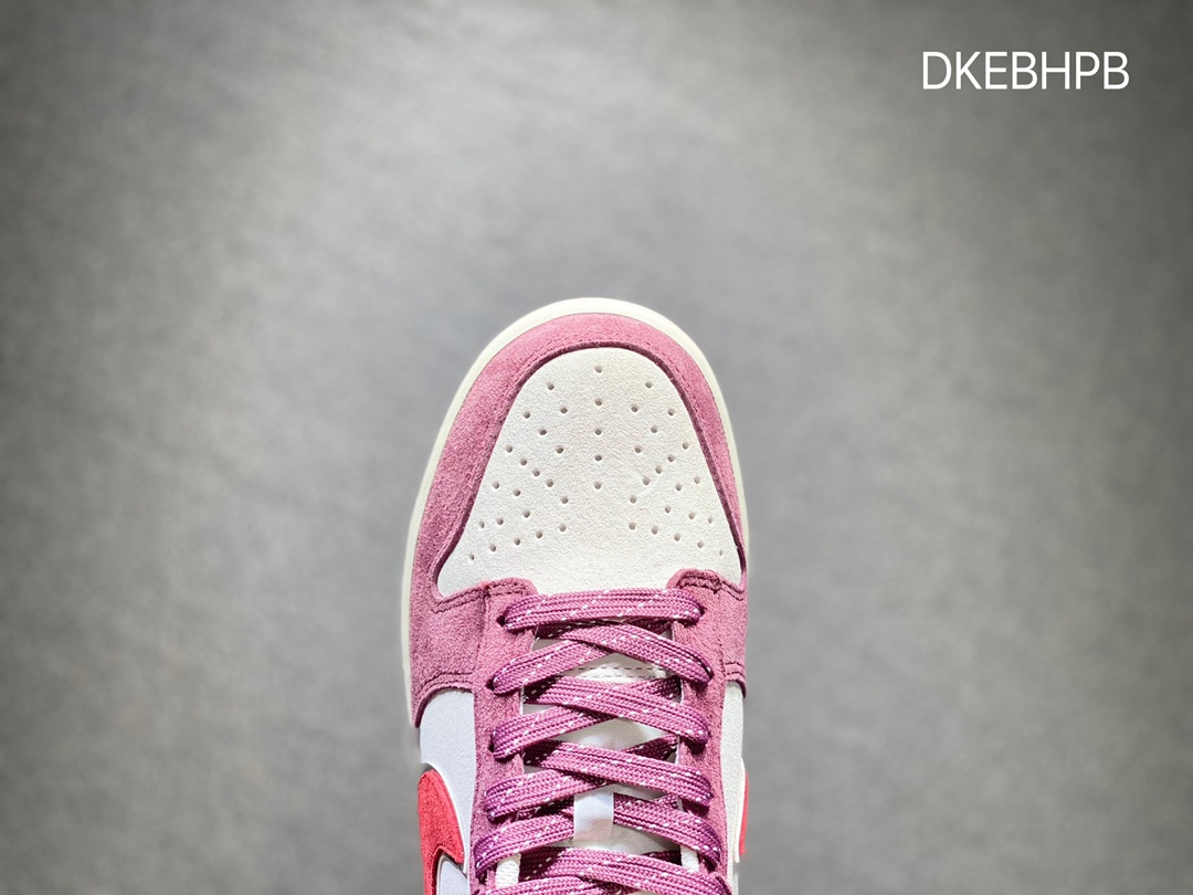320 Nike SB dunk Low 低帮休闲运动滑板板鞋  DA8863-082