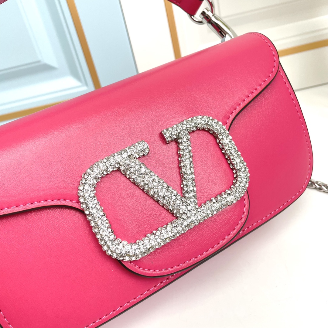 小号【配盒】 VALENTINO MINI LOCÒ仿水晶装饰手袋 -VLogo Signature施华洛世奇®仿水晶装 小号【配盒】 VALENTINO MINI LOCÒ仿水晶装饰手袋 -VLogo Signature施华洛世奇®仿水晶装