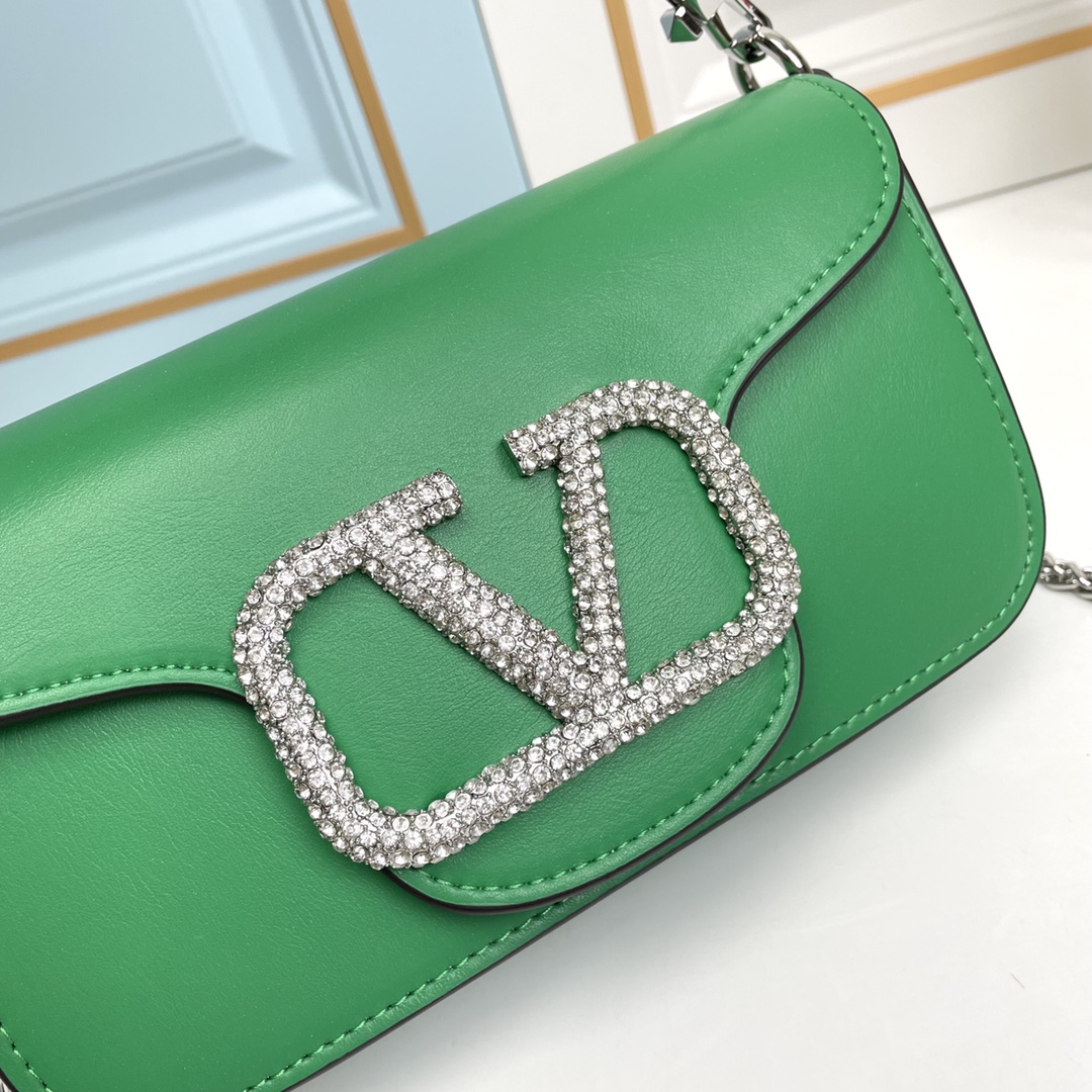 小号【配盒】 VALENTINO MINI LOCÒ仿水晶装饰手袋 -VLogo Signature施华洛世奇®仿水晶装 小号【配盒】 VALENTINO MINI LOCÒ仿水晶装饰手袋 -VLogo Signature施华洛世奇®仿水晶装