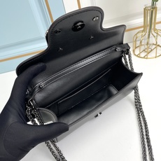 大号【配礼盒】🎁VALENTINO MINI LOCÒ仿水晶装饰手袋-VLogo Signature施华 大号【配礼盒】🎁VALENTINO MINI LOCÒ仿水晶装饰手袋-VLogo Signature施华