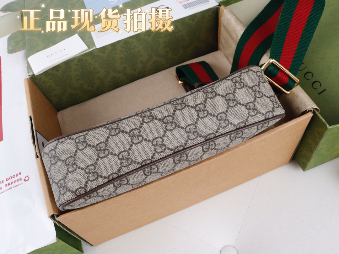 “Gucci GG Logo Handbag with Strawberry Fittings” - 图片 6