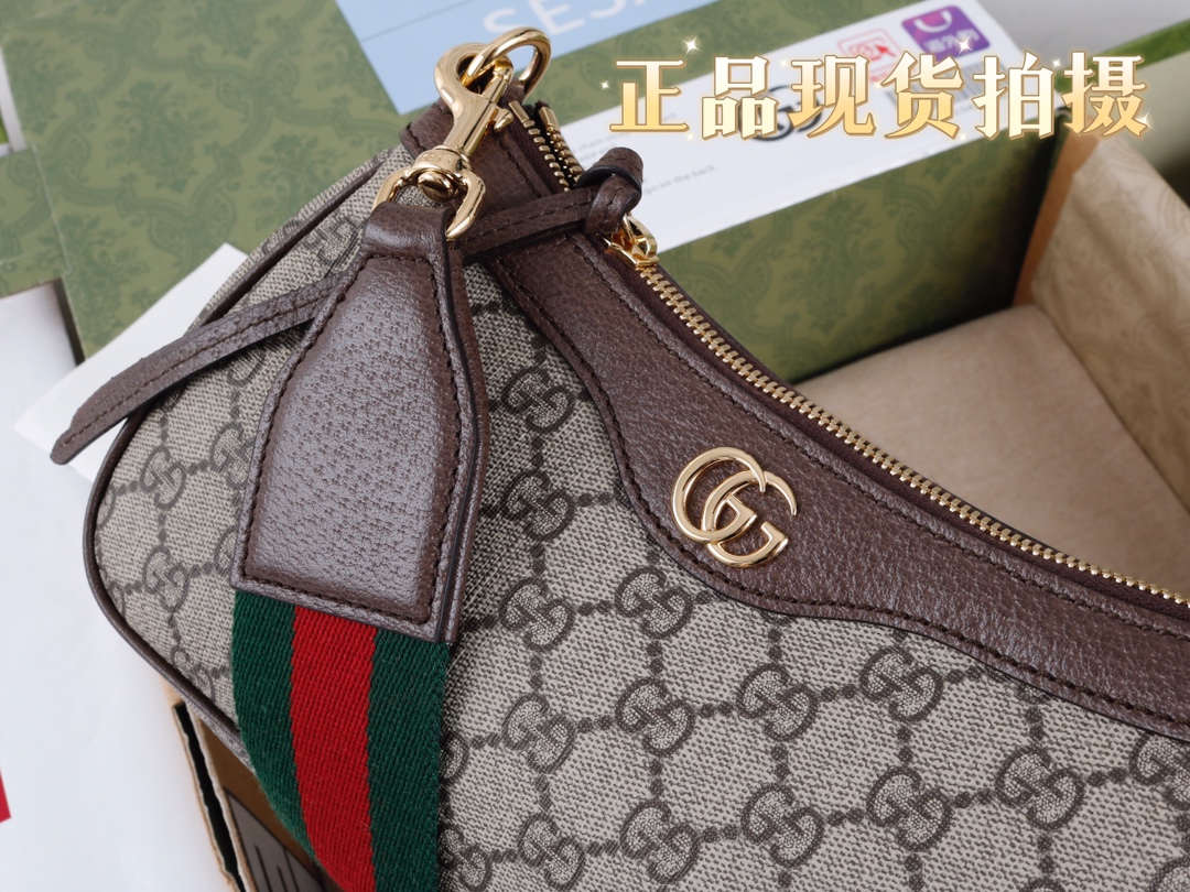 “Gucci GG Logo Handbag with Strawberry Fittings” - 图片 7