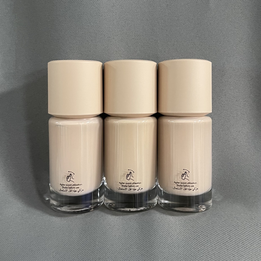 ✨60包
玫珂菲浮生若梦仿真肌粉底液30ml！色号：R210-Y215-Y218。