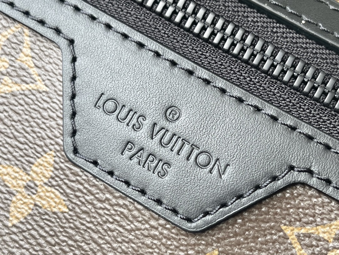 LOUIS VUITTON M46328 ARCHY Medium Messenger Bag