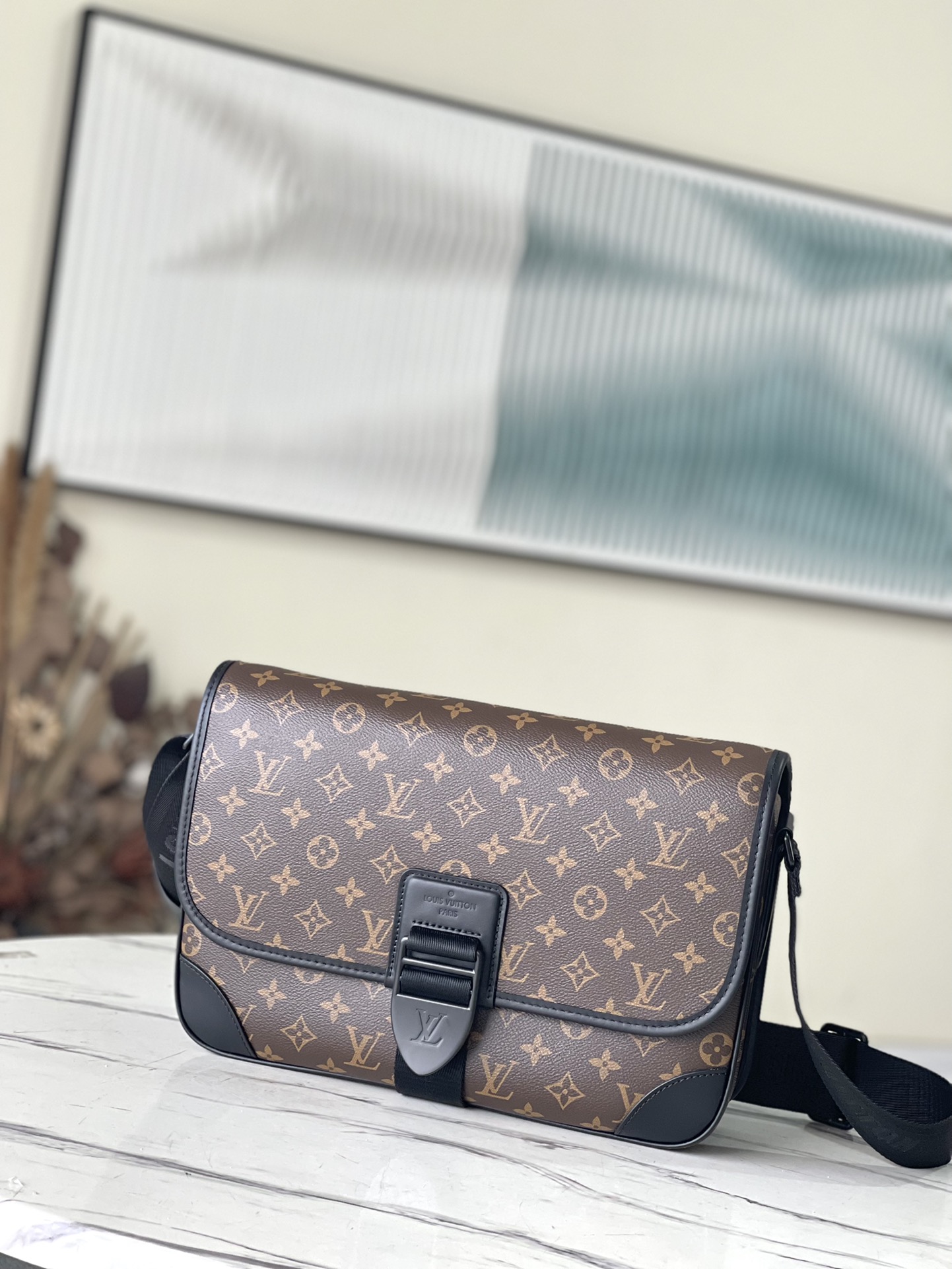 LOUIS VUITTON M46328 ARCHY Medium Messenger Bag