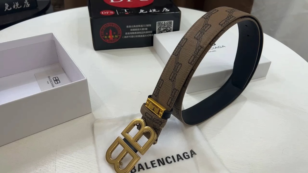 Balenciaga 巴黎世家潮牌新款 百搭风，做旧精钢五金，赠T免税礼盒