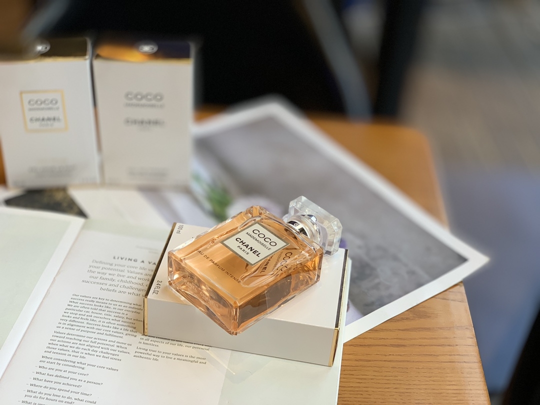 Chanel luxury designer product 5