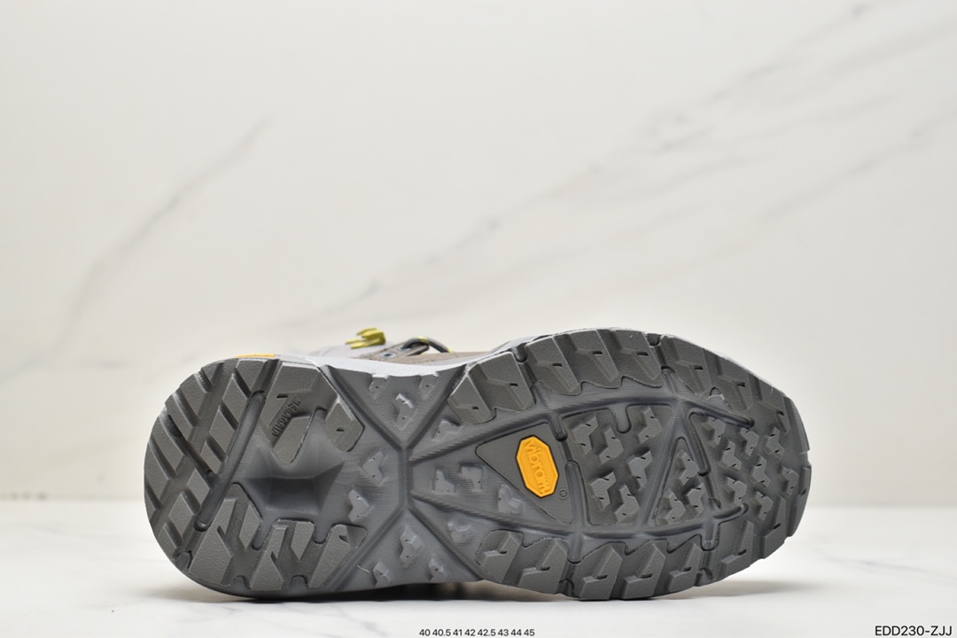 The mountain brand Hoka One One became popular because of its joint project with Engineered Garments 1112030-DOTN