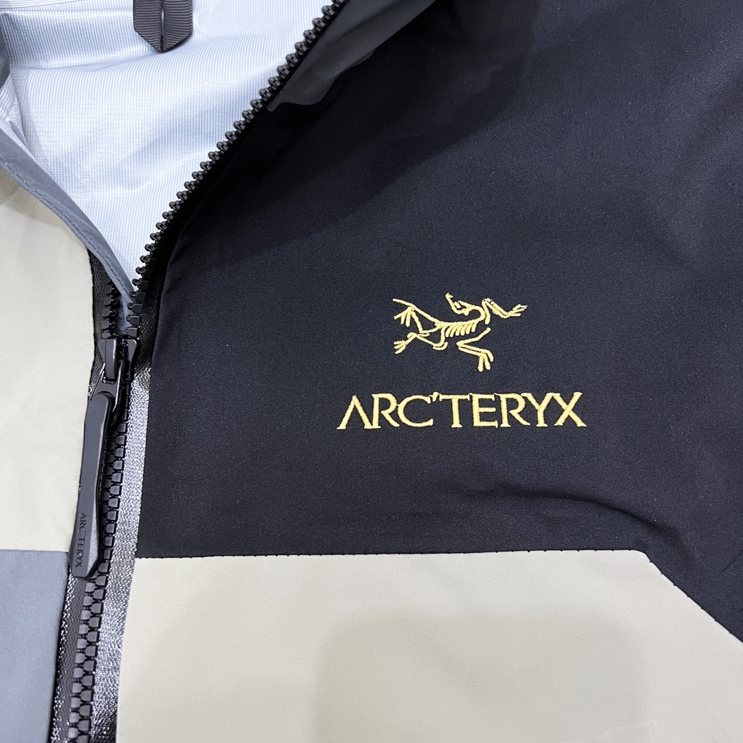 550 ARC‘TERYX/始祖鸟 22Fw 拼色鸟软壳连帽冲锋衣外套