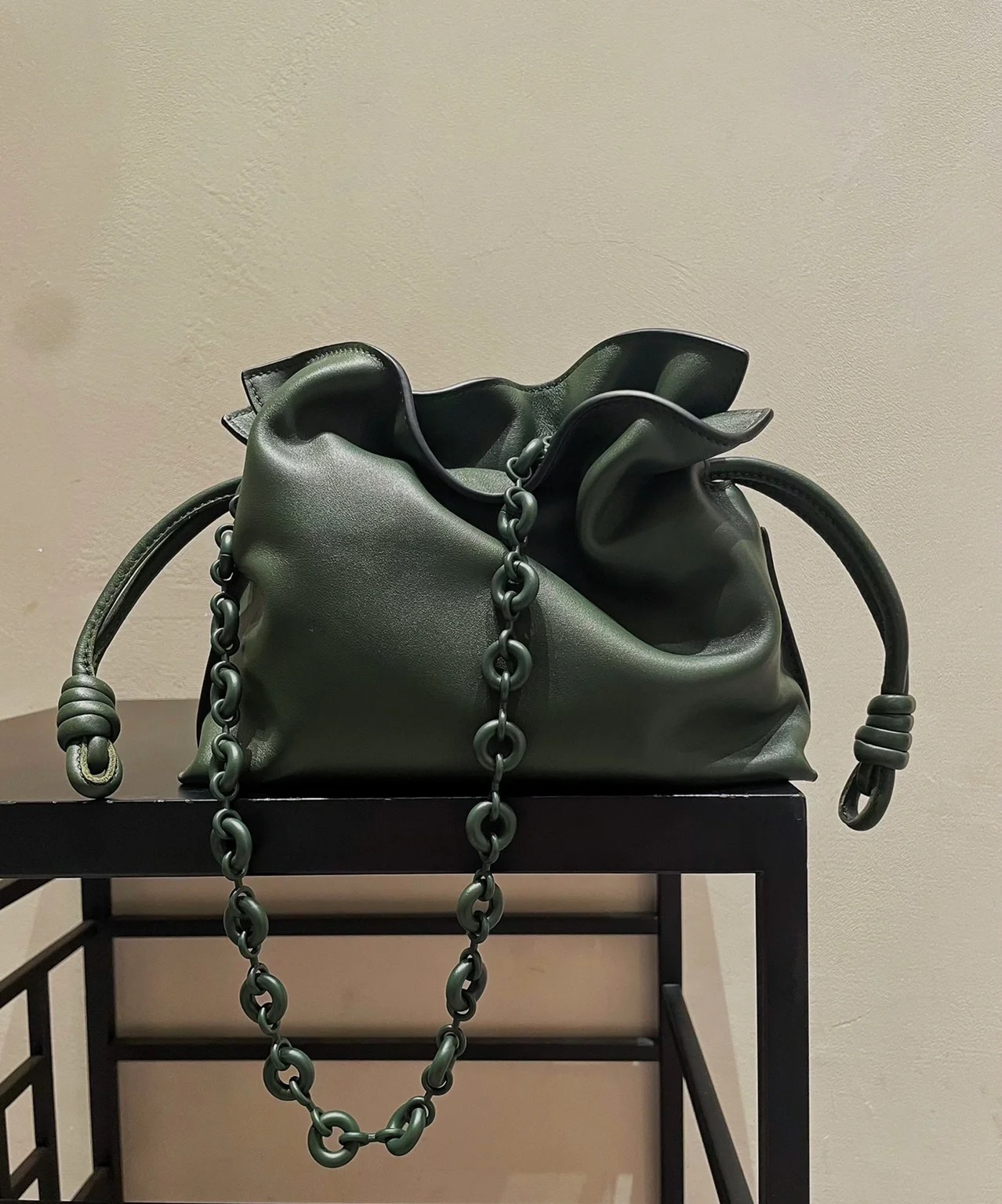 LOEWEuniversal donut chainretro khaki green arrived