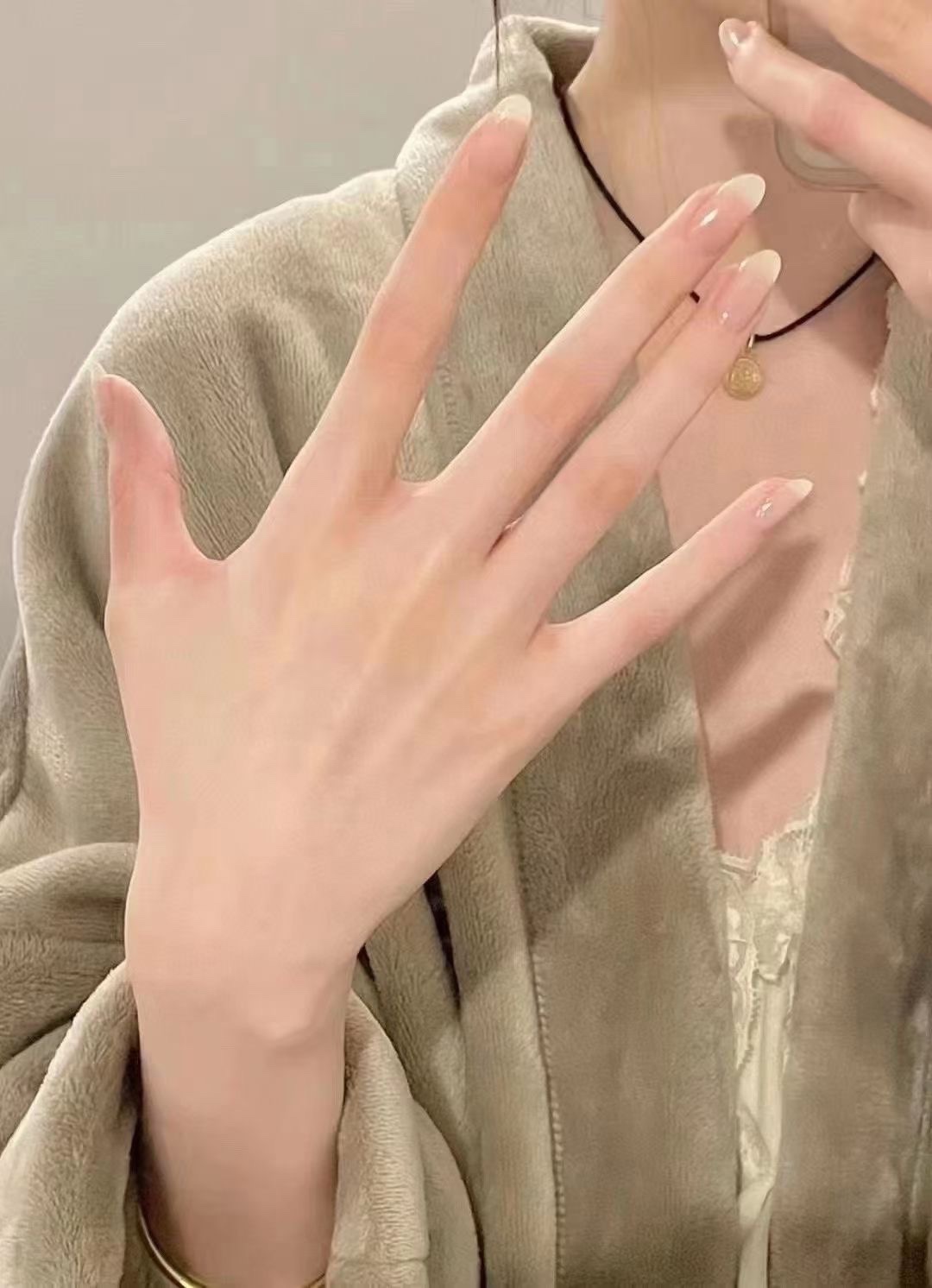 @𝐇𝐚𝐧𝐝 𝐂𝐫𝐞𝐚𝐦 擦了这个护手霜 男盆友不想松开你的手 👋🏼 4