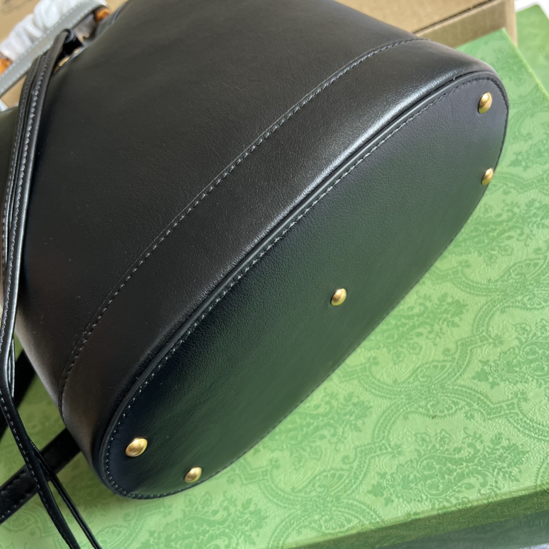 配全套专柜绿色包装️OPhidia系列GG水桶包这款OPhidia系列水桶肩背包承袭历久弥坚的设计采用从