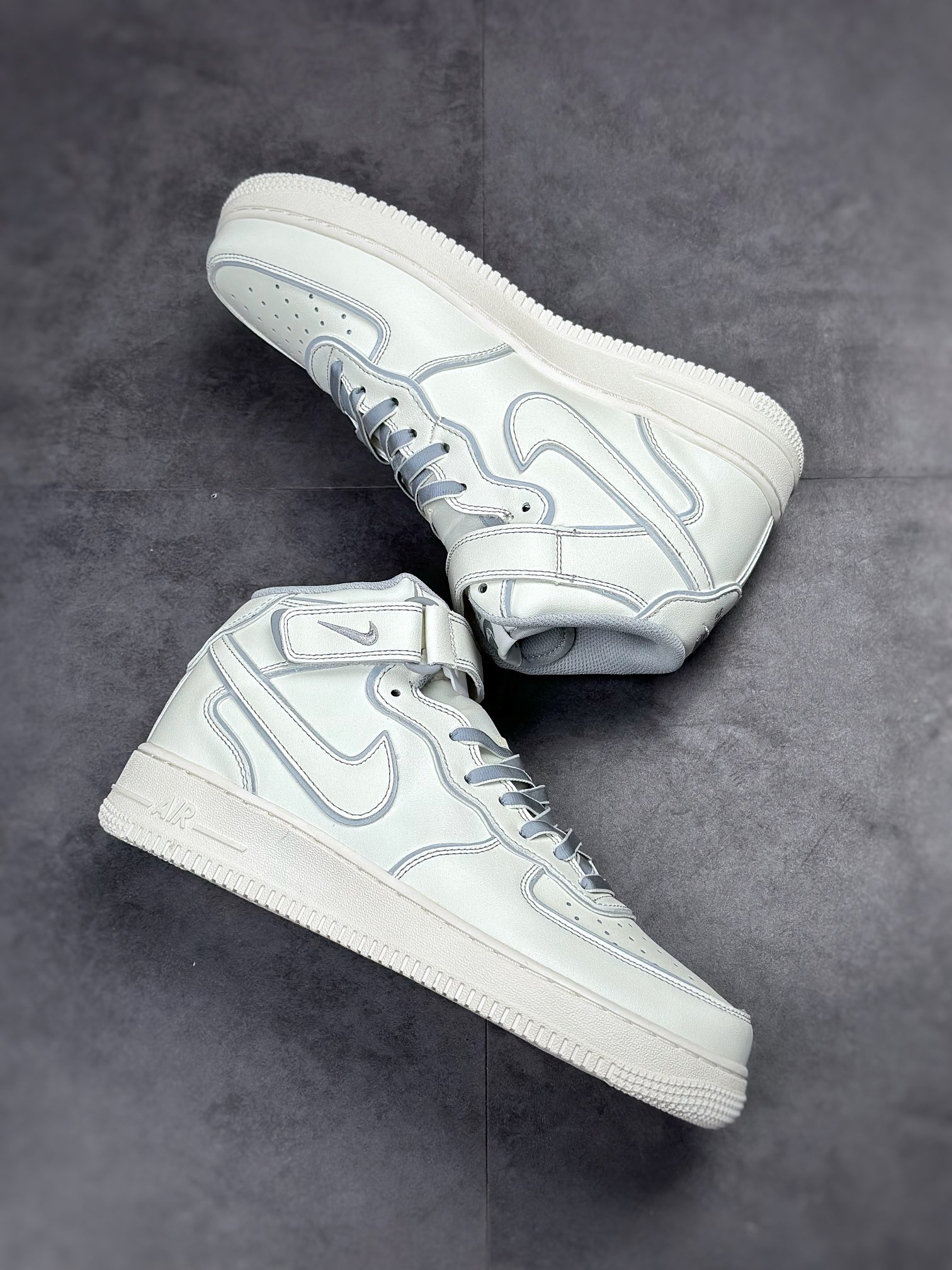 250 Nike Air Force 1 Mid 米白银夜魔侠 AQ1218-118