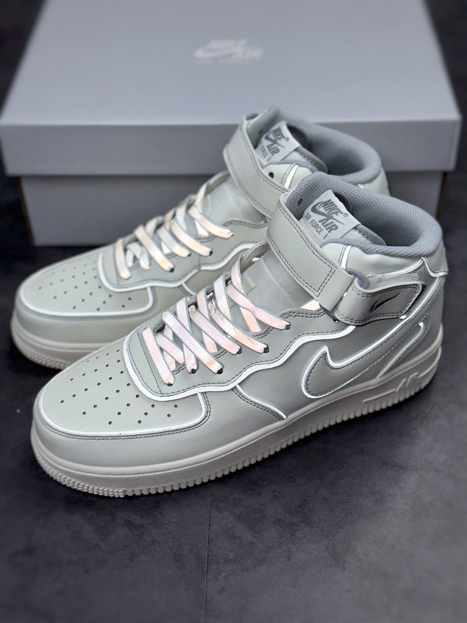 250 Nike Air Force 1 Mid 米白银夜魔侠 AQ1218-118