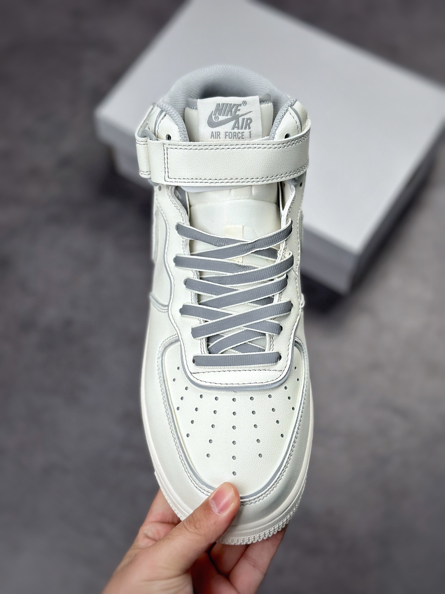 250 Nike Air Force 1 Mid 米白银夜魔侠 AQ1218-118