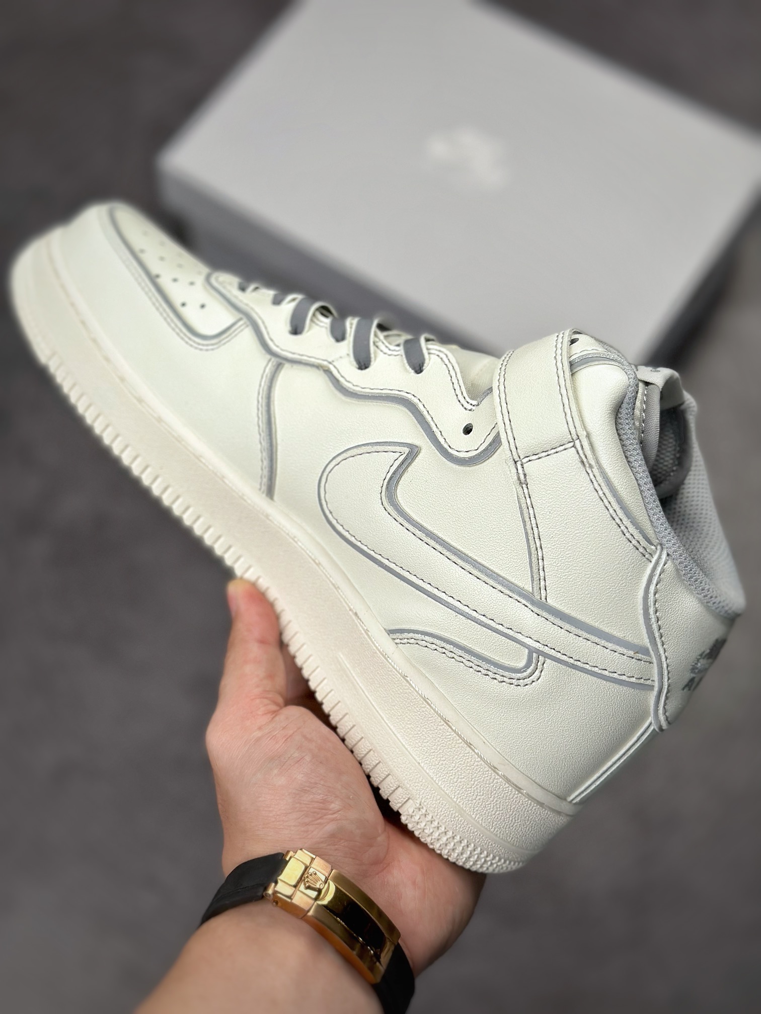250 Nike Air Force 1 Mid 米白银夜魔侠 AQ1218-118