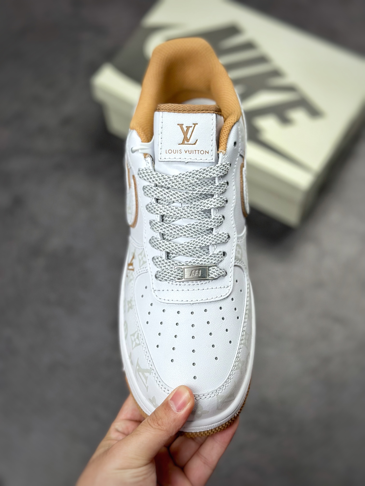 250 Nike Air Force 1 Low 07 LV联名DR9868-300