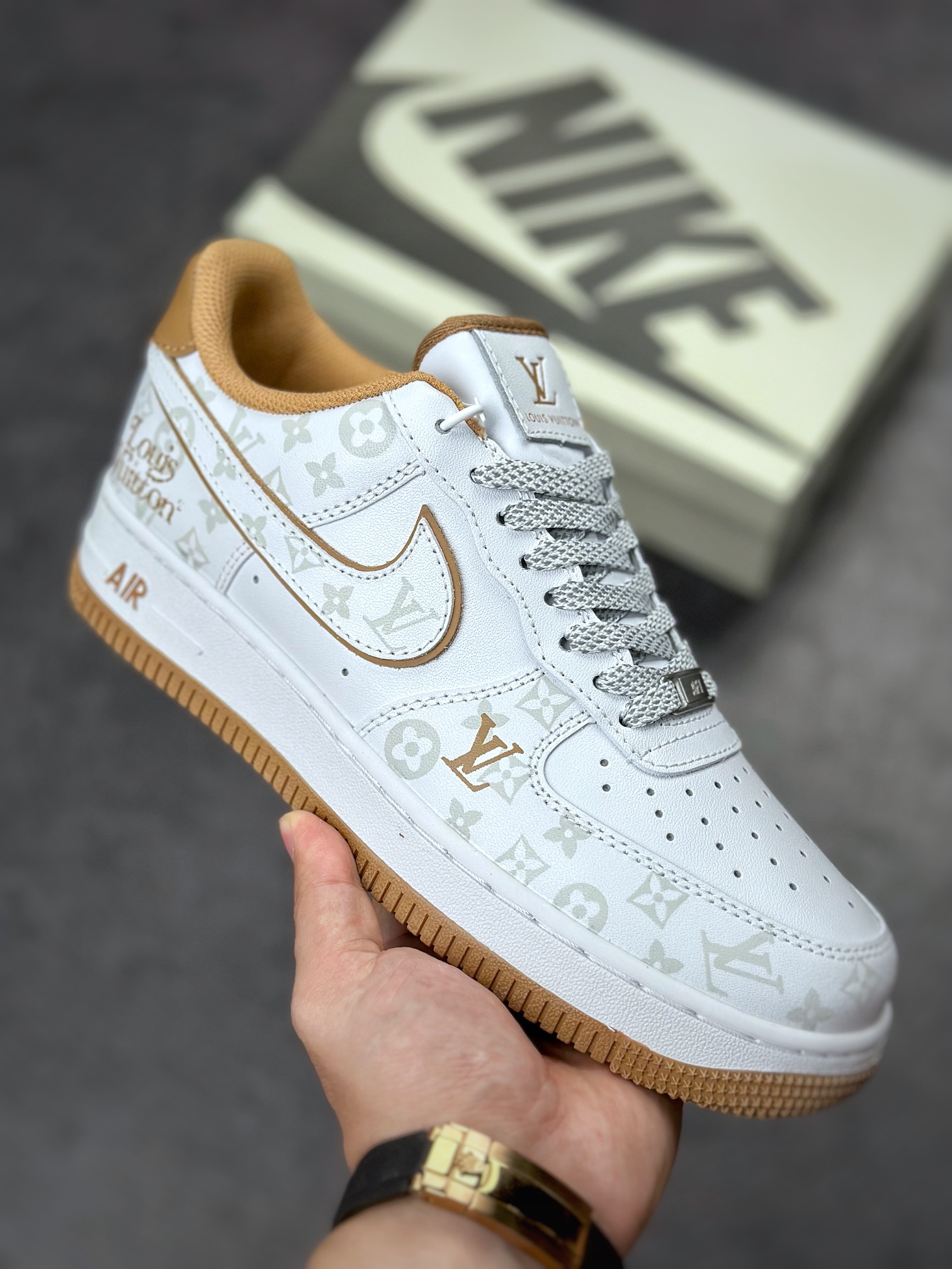 250 Nike Air Force 1 Low 07 LV联名DR9868-300