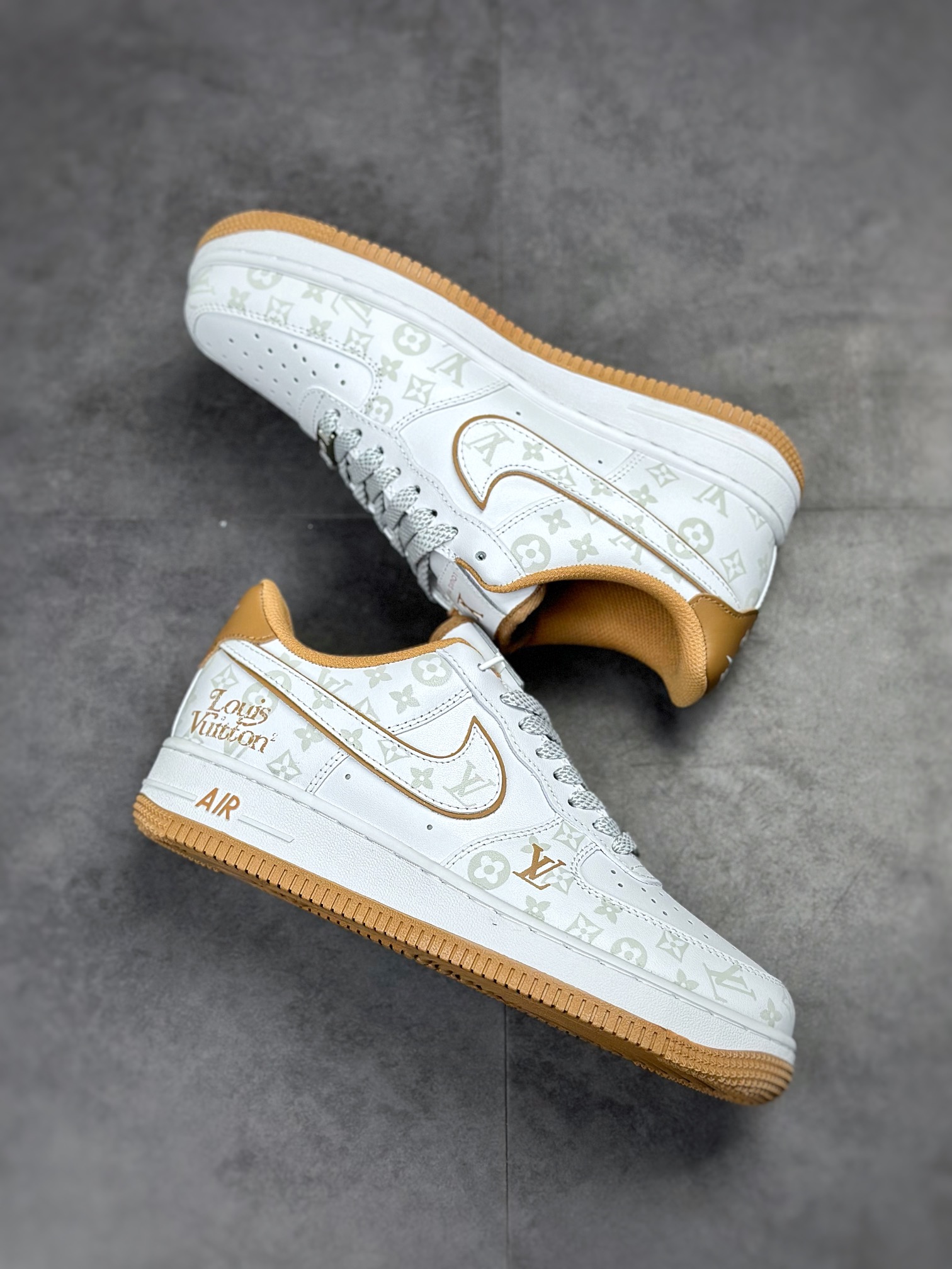 250 Nike Air Force 1 Low 07 LV联名DR9868-300