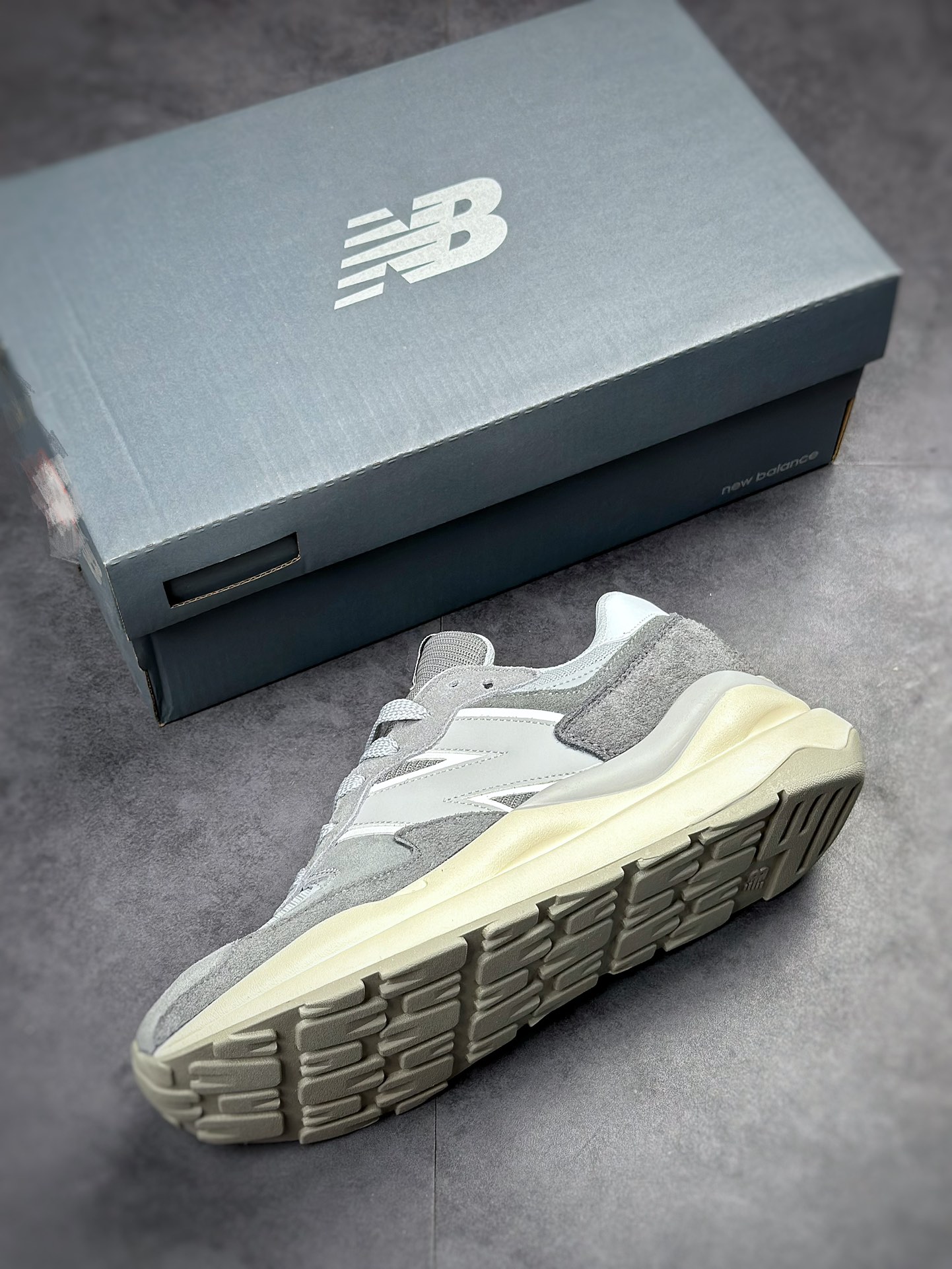 New Balance M5740 Series M5740PSG