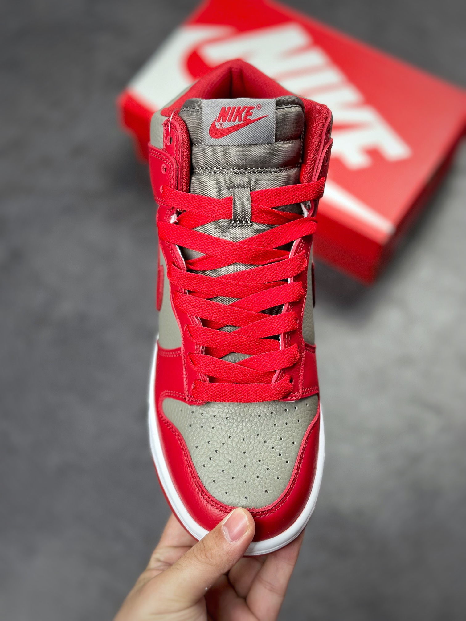 380 Nike SB Dunk High ”Univ” 灰红配色 850477-001