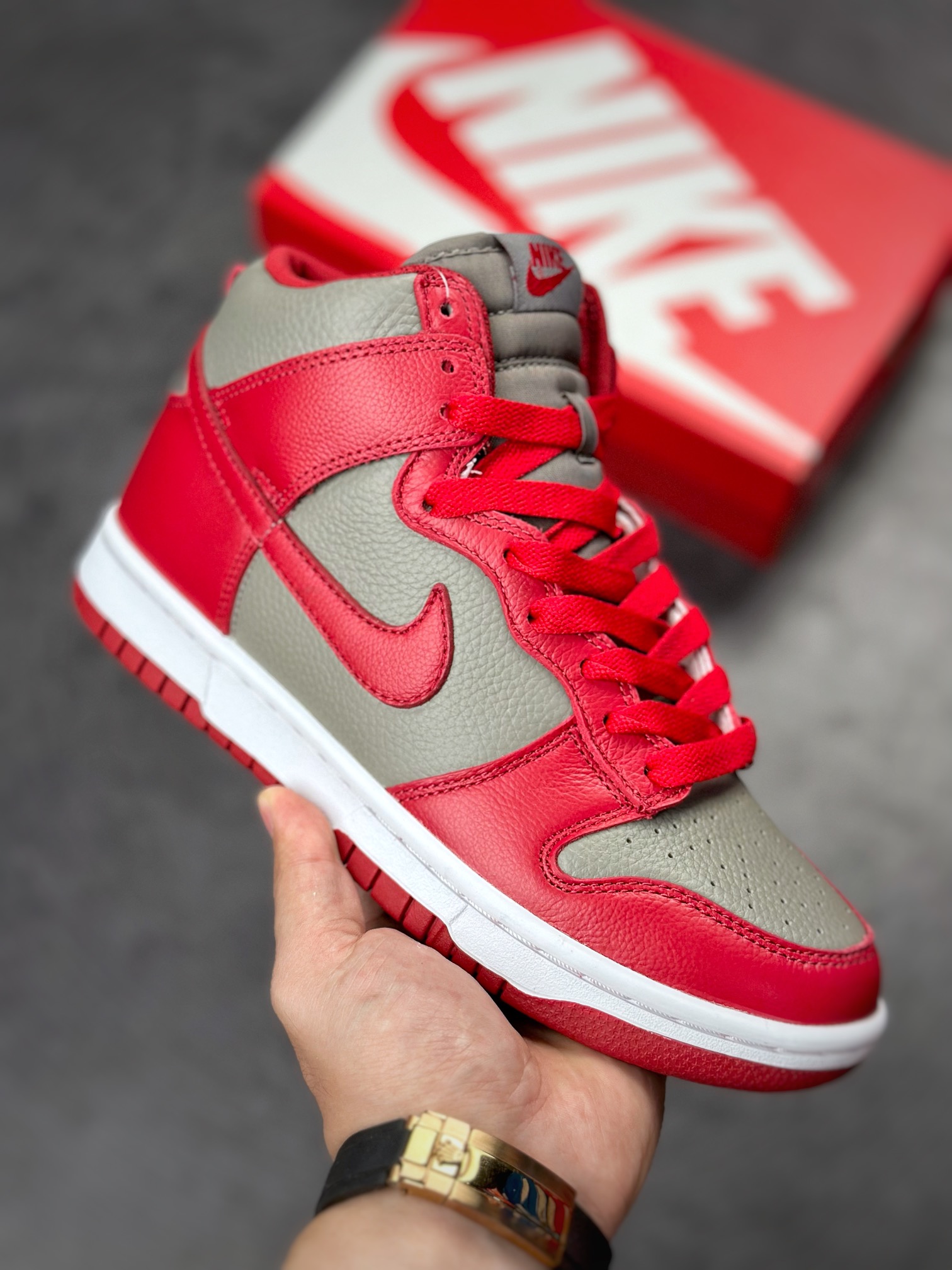 380 Nike SB Dunk High ”Univ” 灰红配色 850477-001