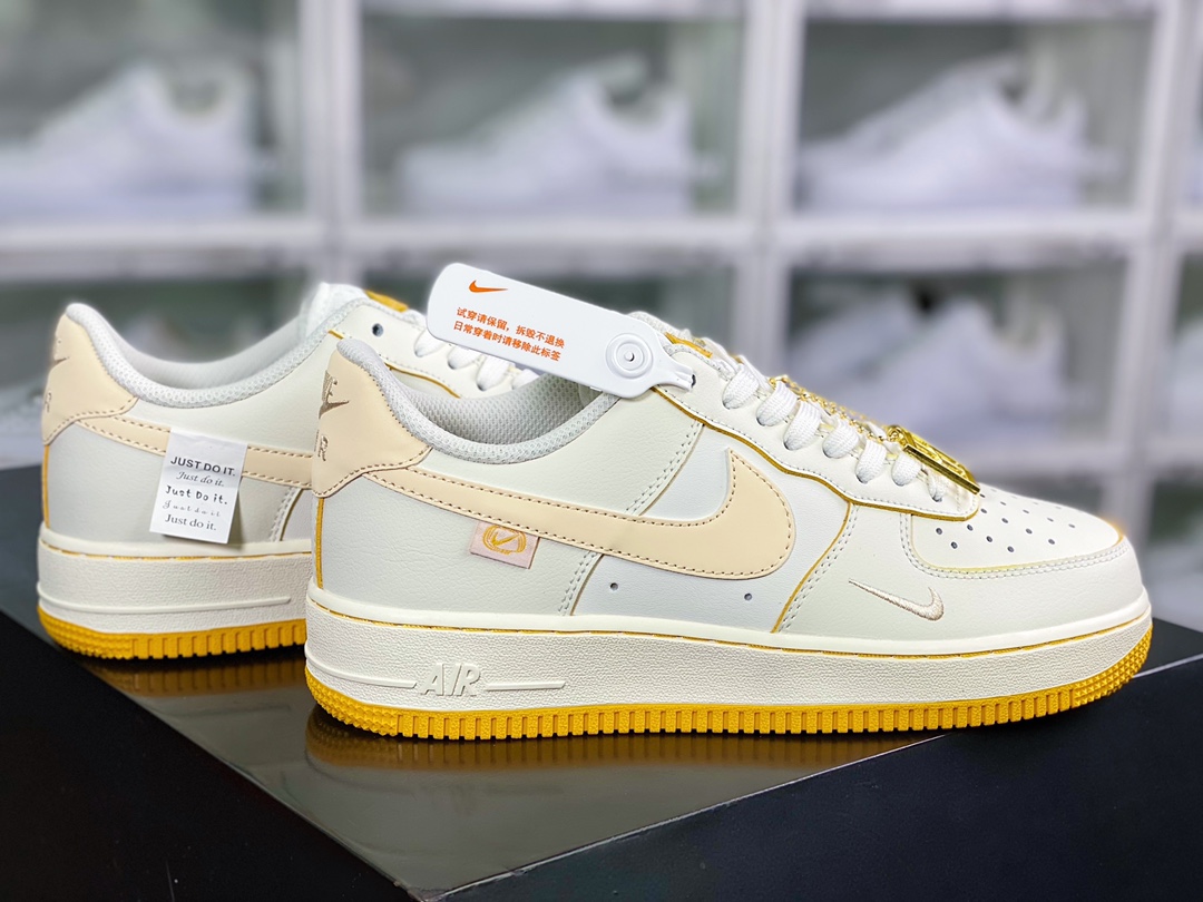 240 Air Force 1 '07 Low QS”Sail White/Yellow Mini Swoosh”空军一号经典低帮板鞋FB1839-222