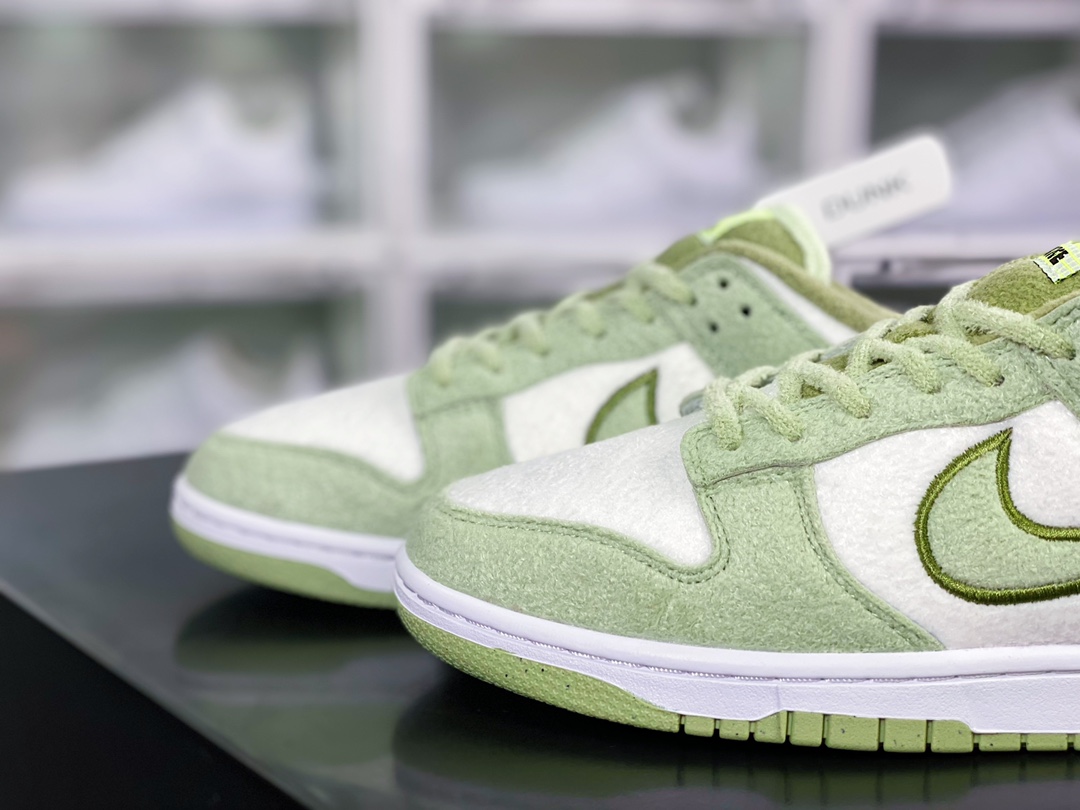 220 SB Dunk Low”Fleece”扣篮系列低帮休闲运动滑板板鞋“毛绒浅绿白”DQ7579-300