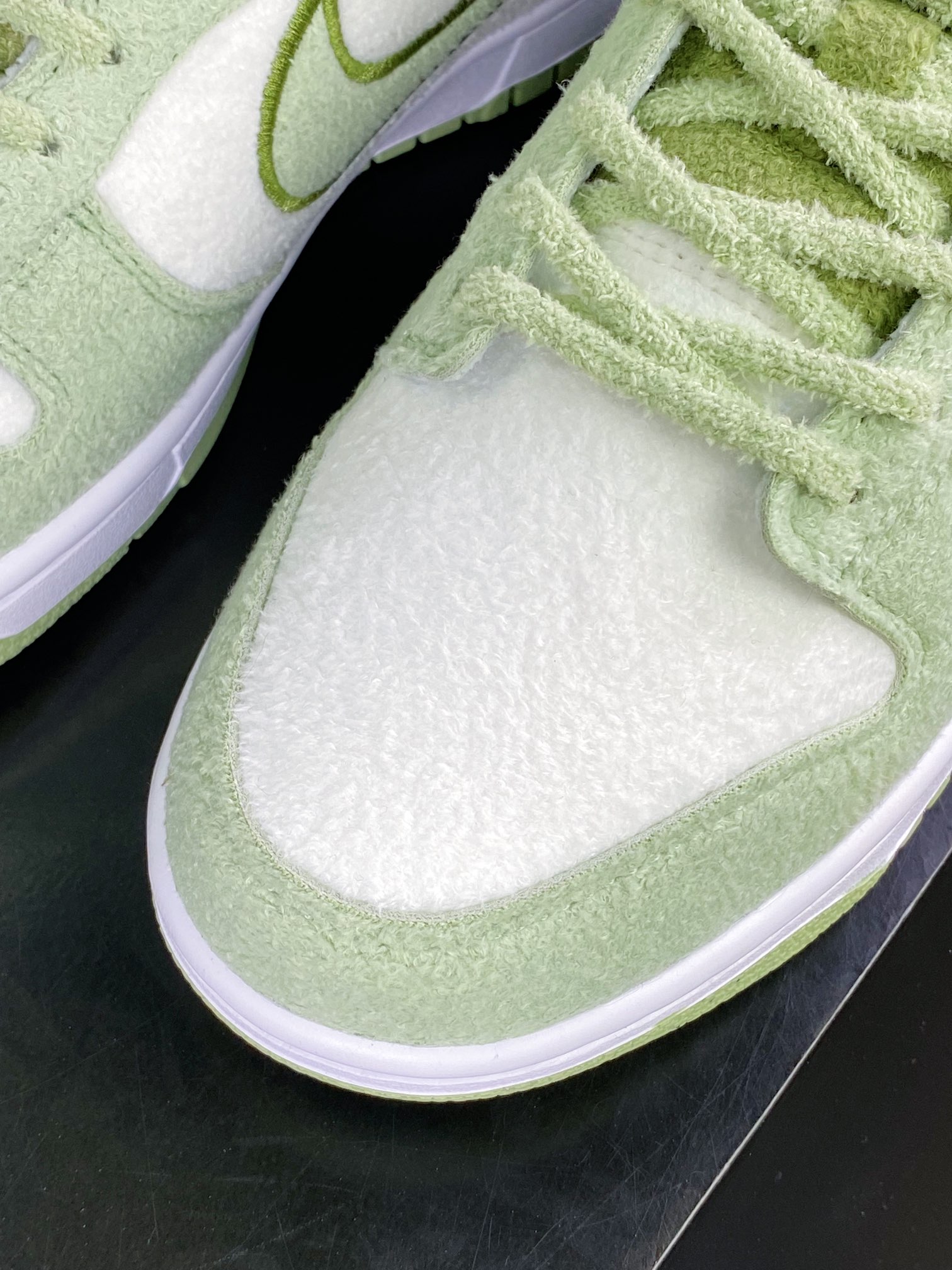 220 SB Dunk Low”Fleece”扣篮系列低帮休闲运动滑板板鞋“毛绒浅绿白”DQ7579-300