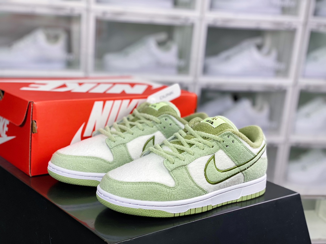 220 SB Dunk Low”Fleece”扣篮系列低帮休闲运动滑板板鞋“毛绒浅绿白”DQ7579-300