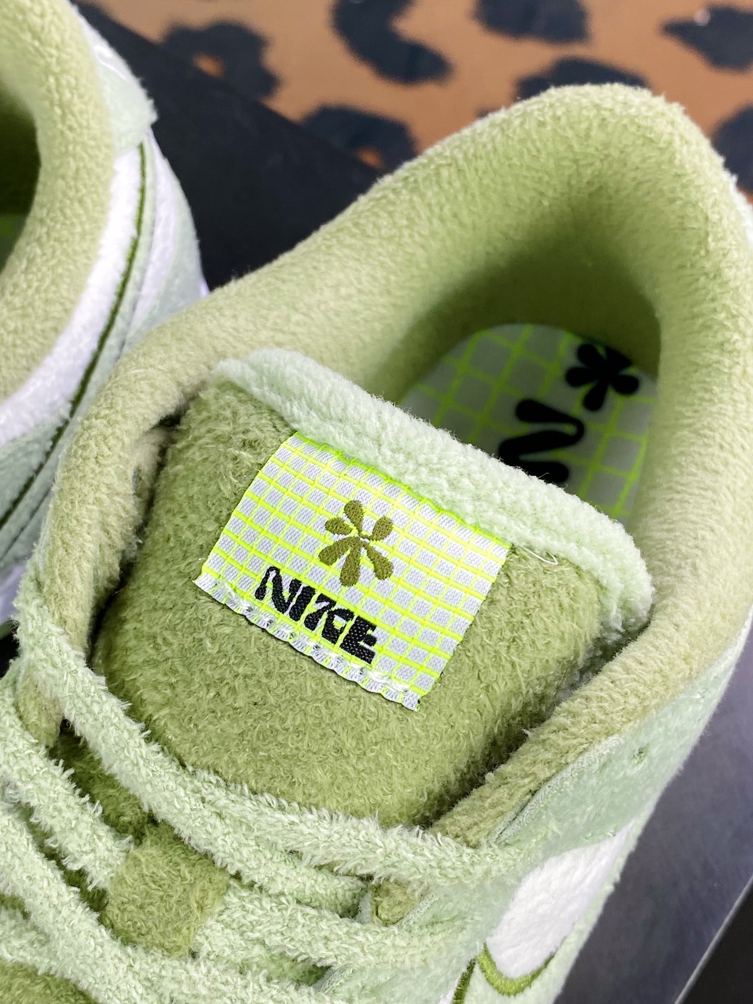220 SB Dunk Low”Fleece”扣篮系列低帮休闲运动滑板板鞋“毛绒浅绿白”DQ7579-300