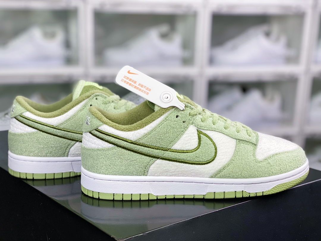 220 SB Dunk Low”Fleece”扣篮系列低帮休闲运动滑板板鞋“毛绒浅绿白”DQ7579-300