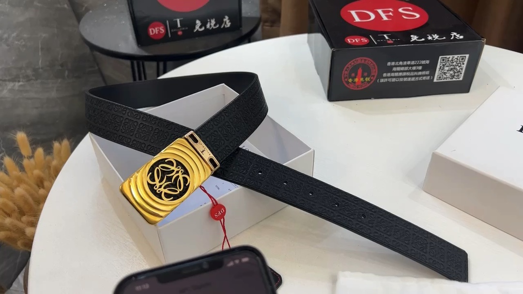 Loewe 潮款皮带，罗意威logo花纹小牛皮制作，使用。赠T免税礼盒，NXP芯片感应官网