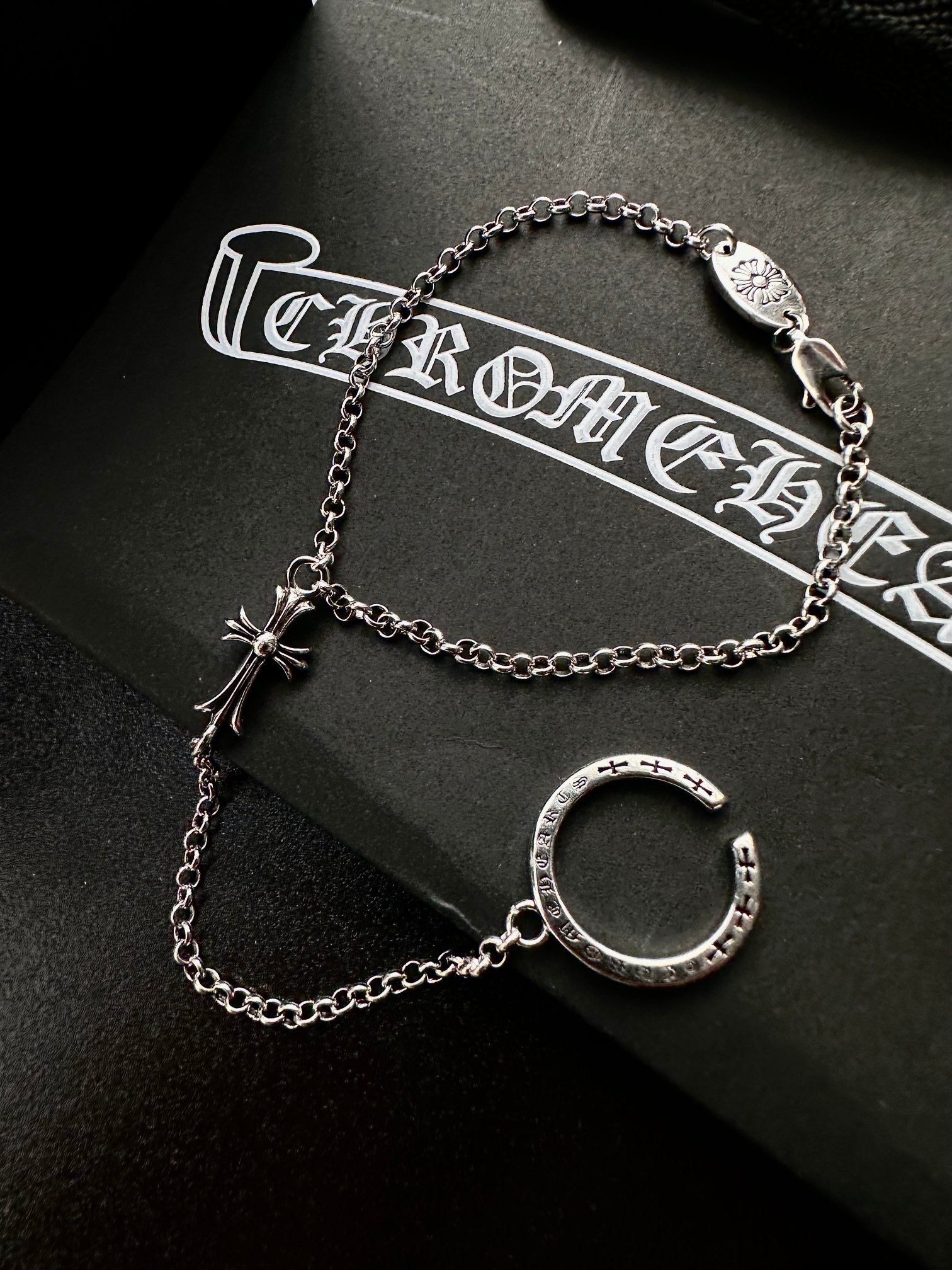 NO:106820,chrome hearts crome hearts cross ring bracelet integrated set ring opening design is so cool, jewelry quality, chrome hearts, chrome hearts, bracelet, ring19860909chrome hearts 克罗心 十字架戒指手链一体套链 戒指开口设计酷到不行,饰品精品,chrome hearts,chrome hearts,bracelet,ring,Jewelry
