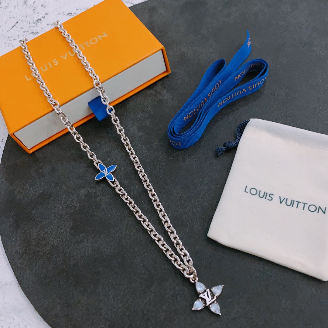 Louis Vuitton High
 Jewelry Necklaces & Pendants Unisex Vintage Chains