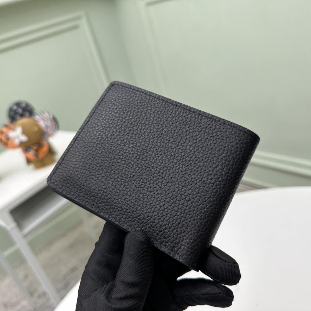 Louis Vuitton M58189 Black Aerogram Leather Standard everyday
