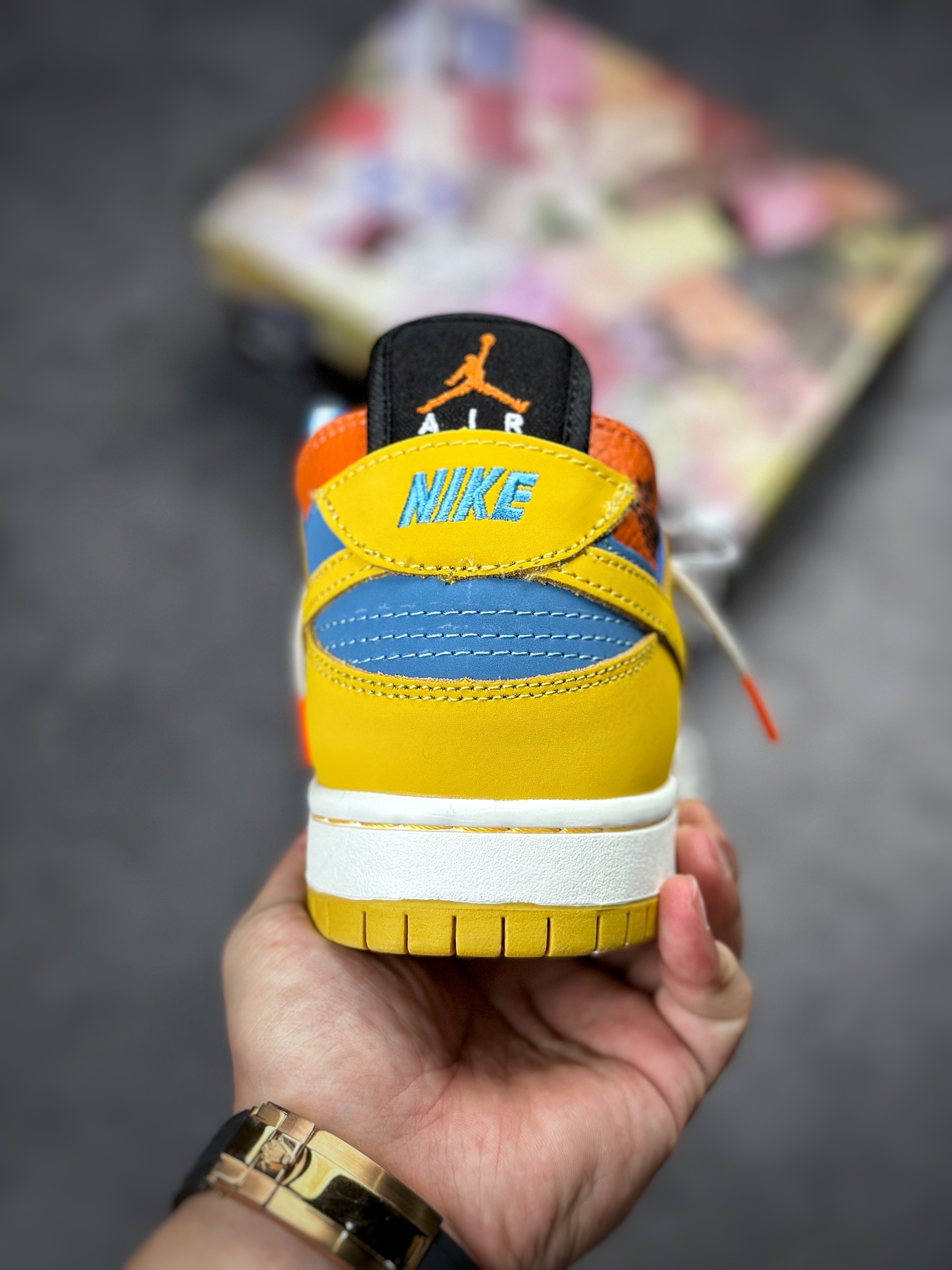 200 Nike Dunk SB 巴黎时装周走秀款 BQ6817-037