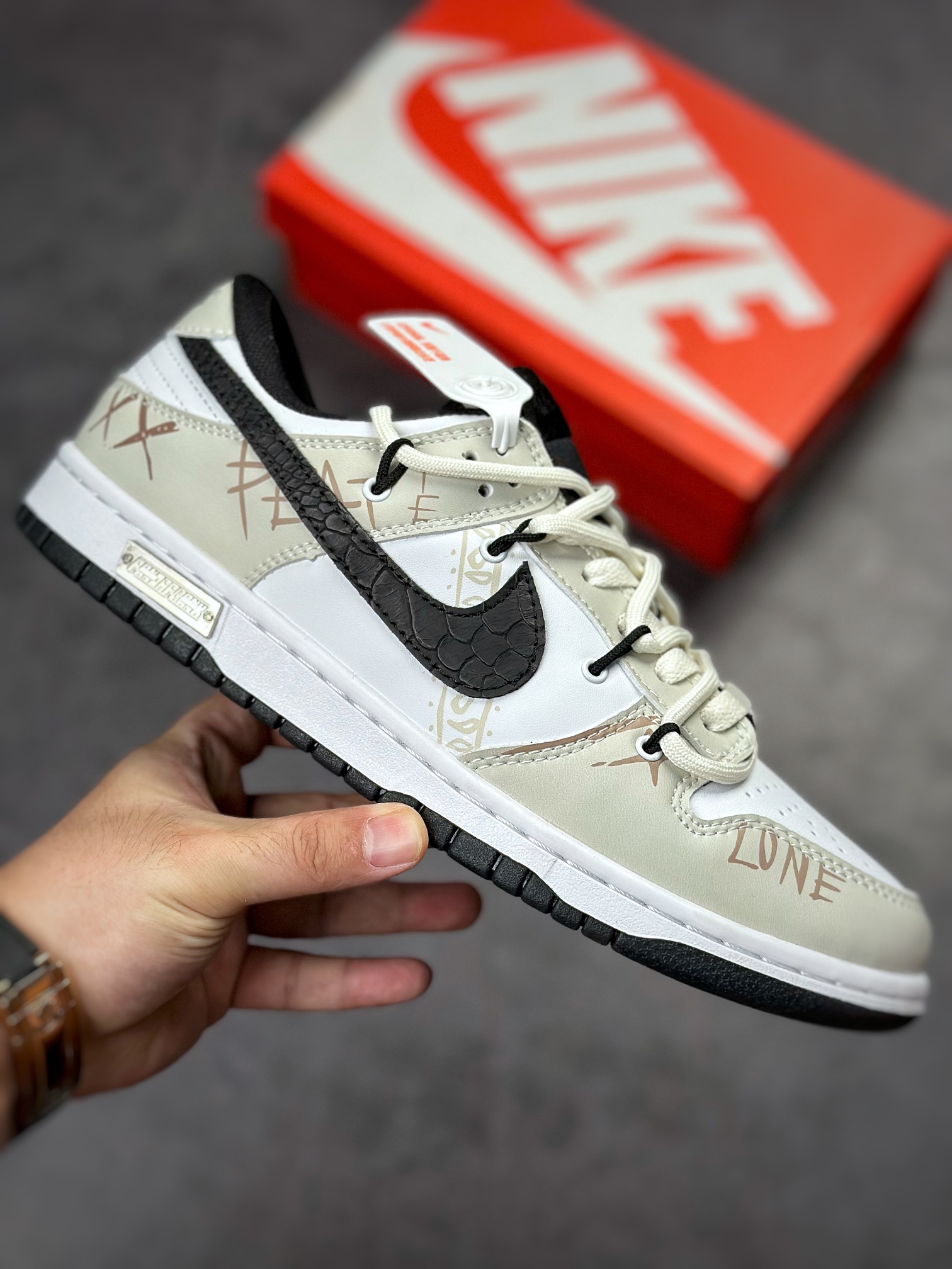 190 NIKE SB Dunk Low 黑白灰绑带CW1590-015