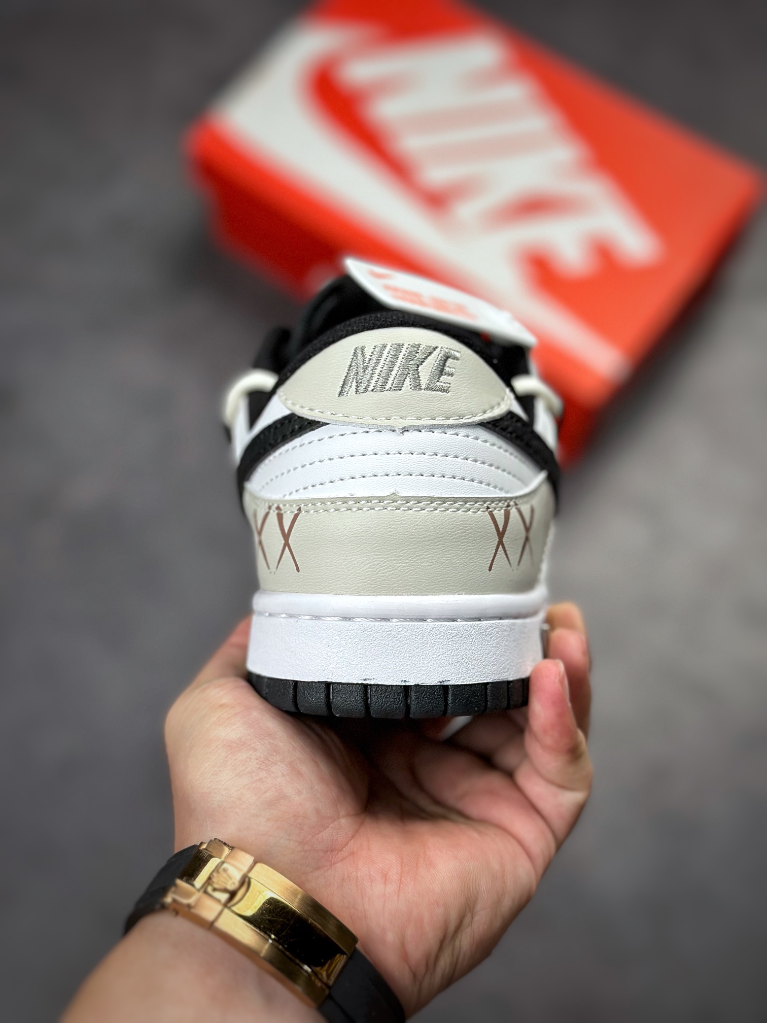 190 NIKE SB Dunk Low 黑白灰绑带CW1590-015
