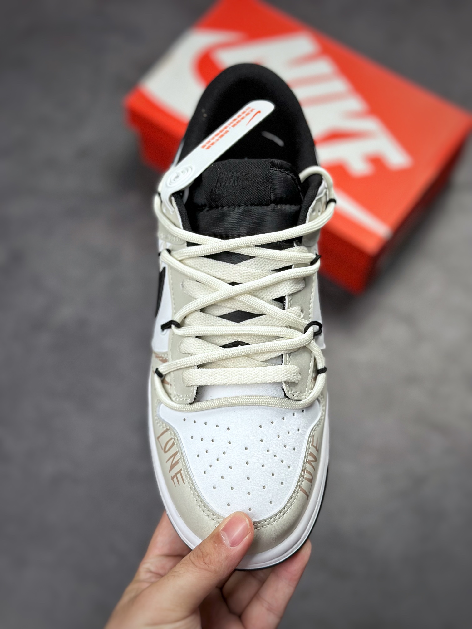 190 NIKE SB Dunk Low 黑白灰绑带CW1590-015