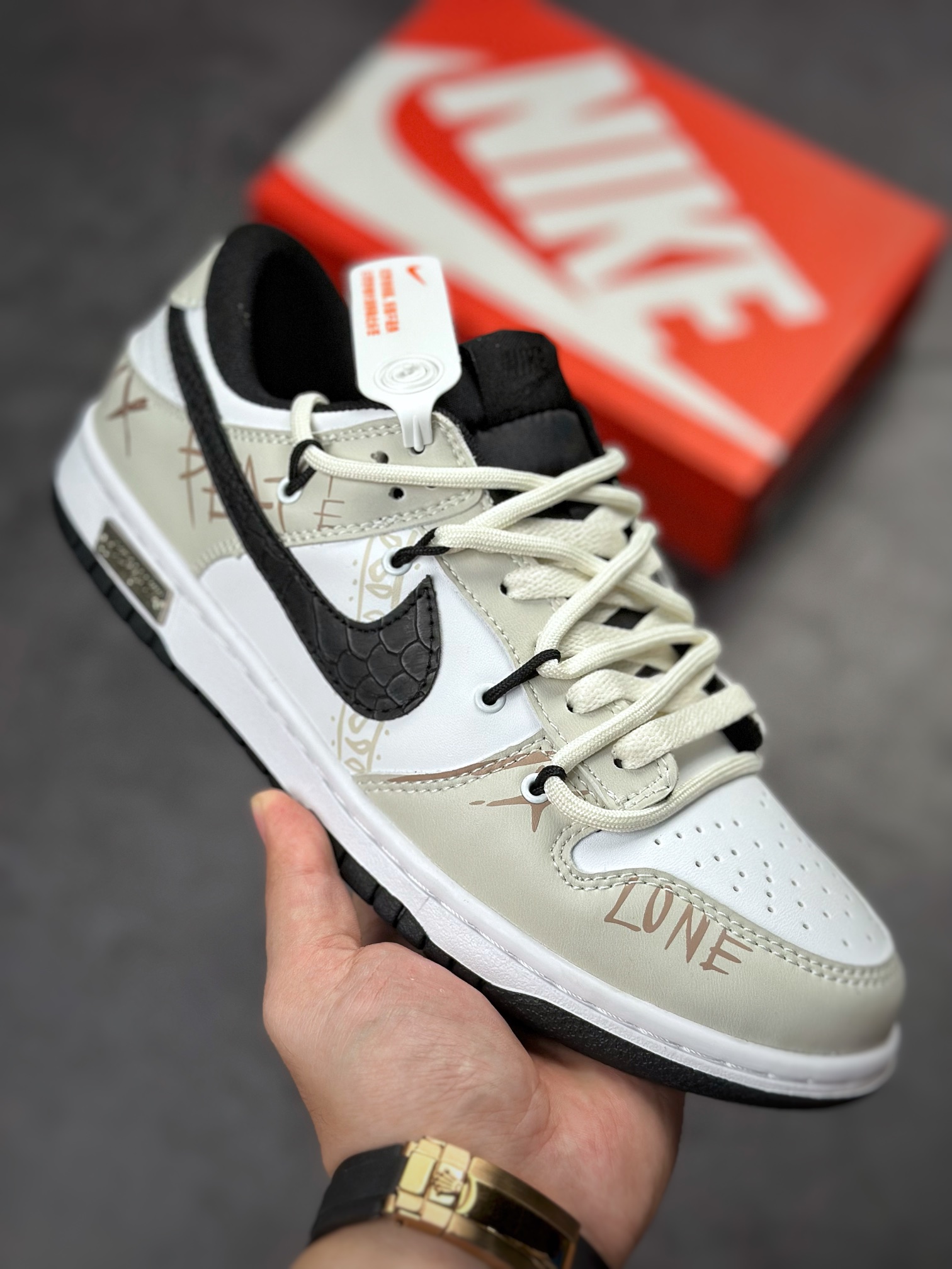 190 NIKE SB Dunk Low 黑白灰绑带CW1590-015
