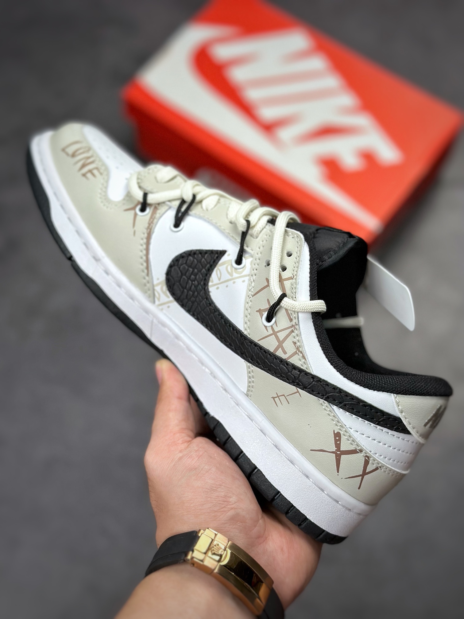 190 NIKE SB Dunk Low 黑白灰绑带CW1590-015