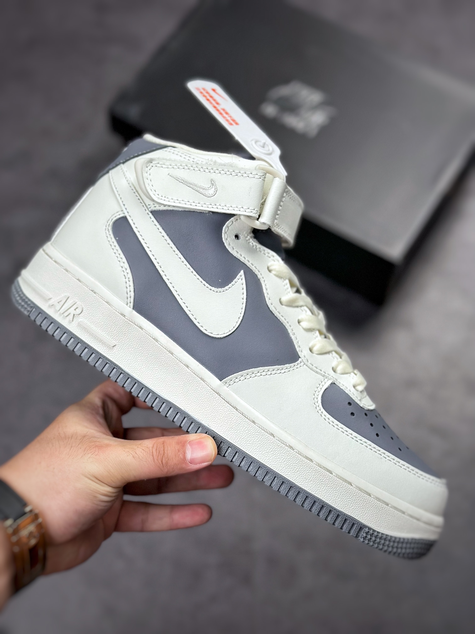230 Nike Air Force 1 Mid 米白灰LZ6819-609