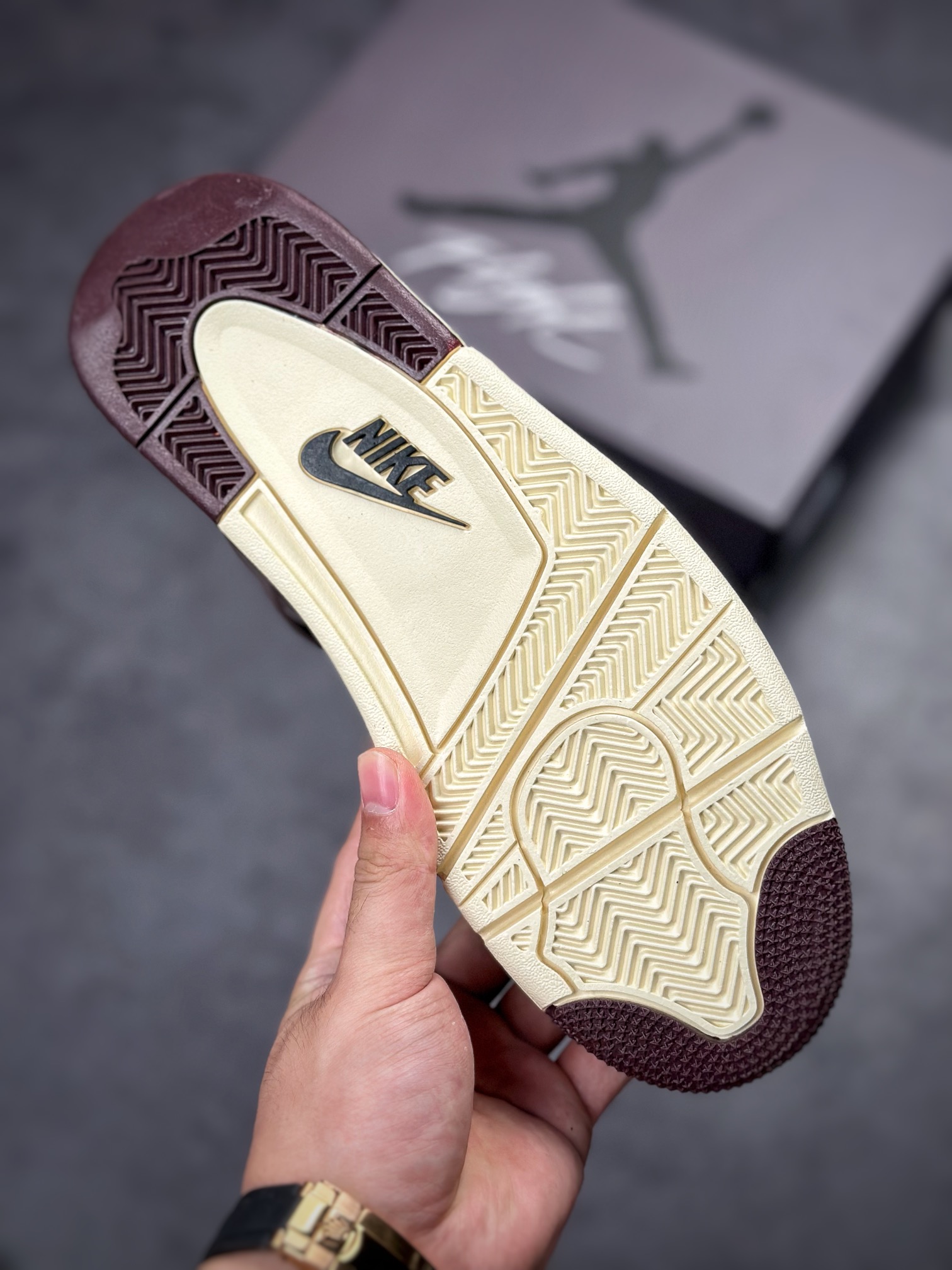 300 Air Jordan 4 Retro 乔丹四代”Violet Ore” 复刻酒红色 DV6773-220