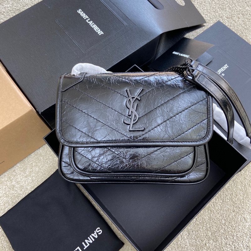 Saint Laurent 油腊黑皮/枪链 NIKI～22cm 爆裂纹 超多明星 同款